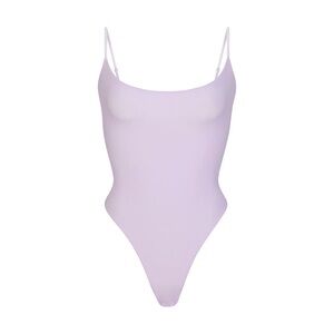 Skims fits everybody cami bodysuit *le*